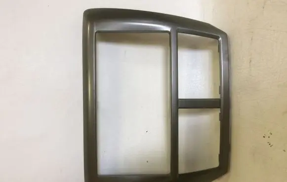 Subaru Impreza II Radio/GPS head unit trim 