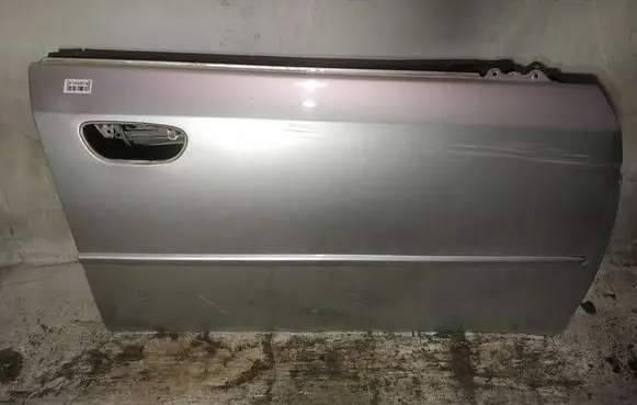 Subaru Legacy Front door pilkos