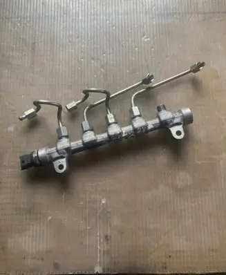 Hyundai ix35 Fuel main line pipe 0445214181 314002A420 0281002863