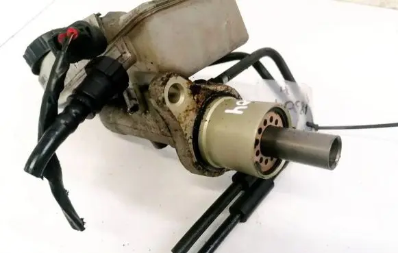 Ford Focus Master brake cylinder