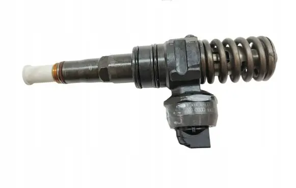 Volkswagen PASSAT B5.5 Fuel injector 038130073AJ
