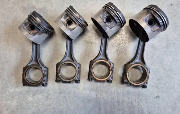 Volkswagen Golf II Piston with connecting rod