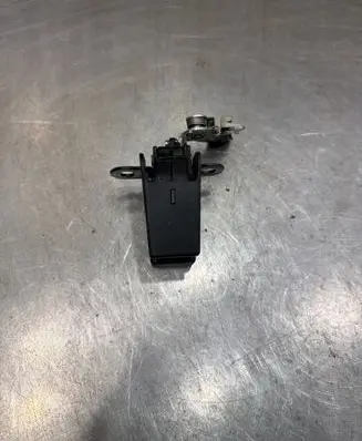 Volkswagen Caddy Tailgate/trunk/boot lock/catch/latch 7H0827162A