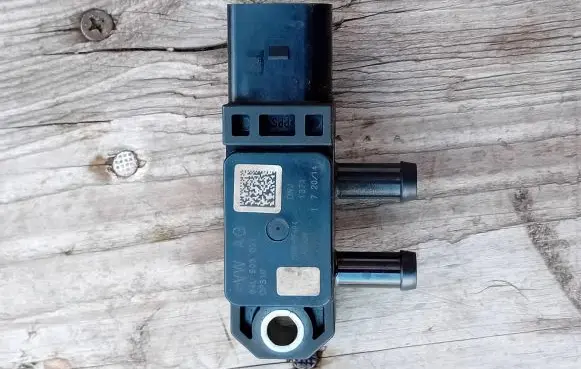 Volkswagen Polo V 6R Exhaust pressure sensor 04L906051