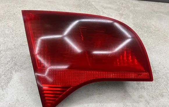 Tailgate rear/tail lights