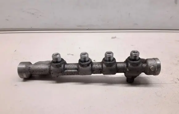 Opel Zafira C Fuel main line pipe 55576177 0445214221