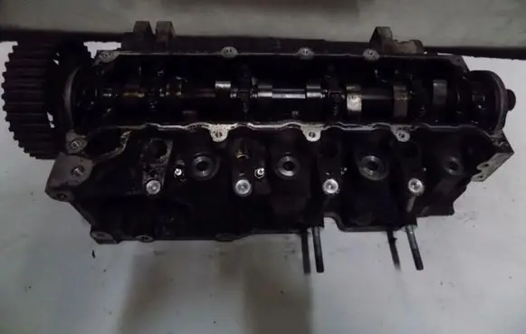 Nissan Qashqai Engine head 