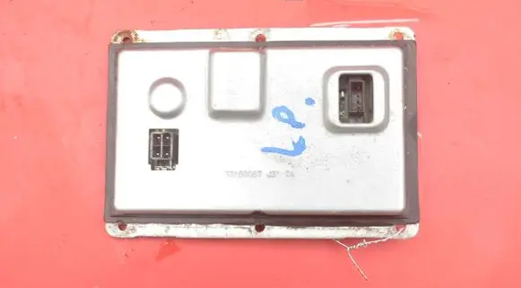 Peugeot 607 Voltage converter/converter module 73160087