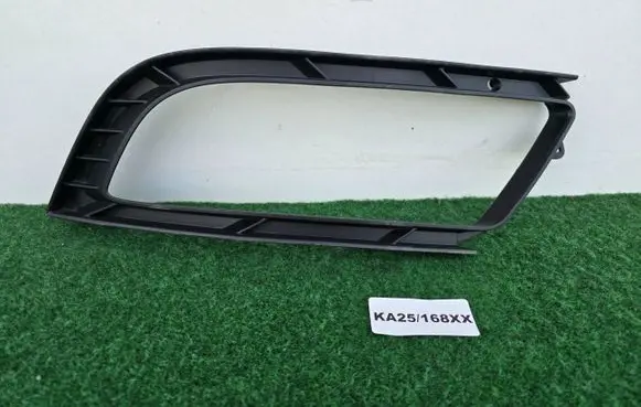 Skoda Superb B6 (3T) Front fog light trim/grill 3T0807682