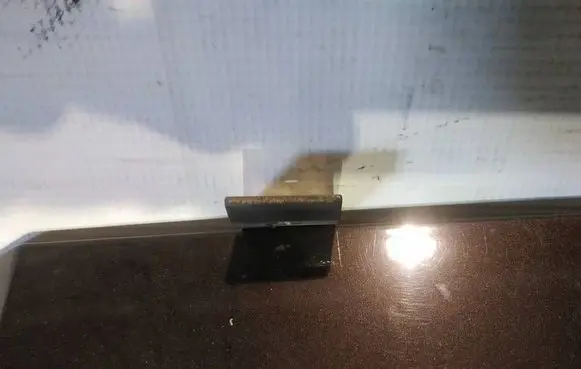 Tailgate/trunk/boot hinge