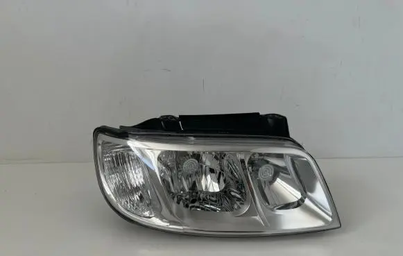 Hyundai Matrix Headlight/headlamp 9210217630
