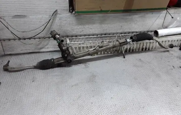 Peugeot 407 Steering rack D2X6G