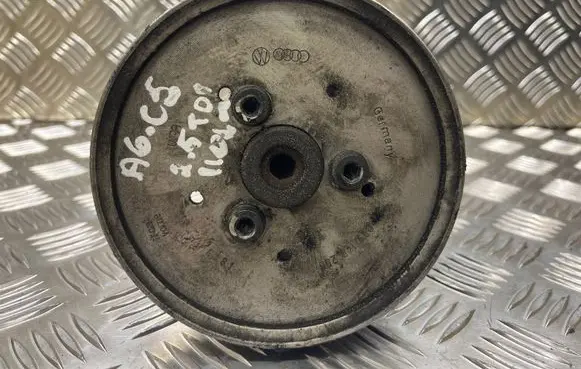 Audi A6 S6 C5 4B Power steering pump