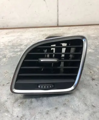 Audi Q3 8U Dash center air vent grill 8U1820901C