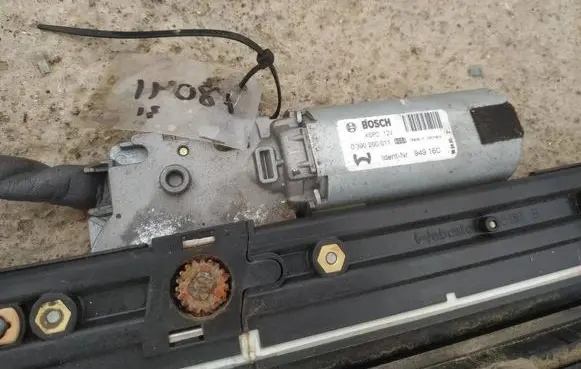 Mercedes-Benz CLS C219 Sunroof motor/actuator 0390200011