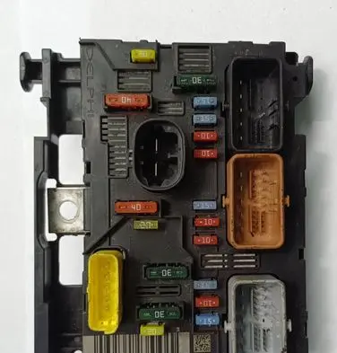 Peugeot 207 BSM Control unit 9661086980 BSML1000 L10