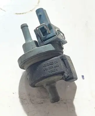 Volkswagen Touareg I Valve vacuum 051133459