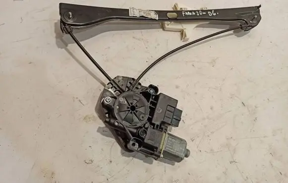 Skoda Fabia Mk3 (NJ) Rear window lifting mechanism without motor 6V0839462A