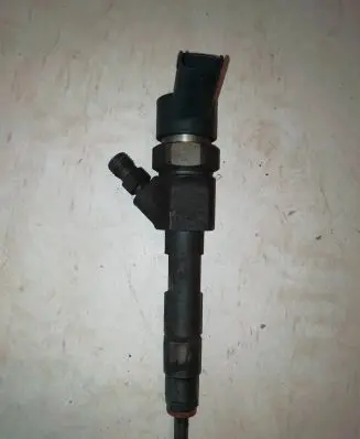 Volvo S40, V40 Fuel injector 0445110021
