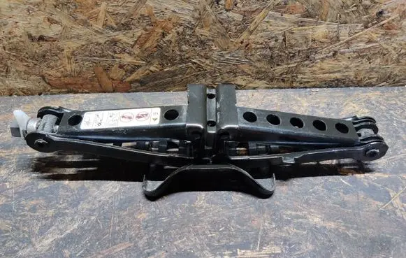 Jeep Compass Lift Jack 05105920AE