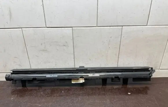 Volkswagen Touareg II Rear door sun blind/shade 7P6861317