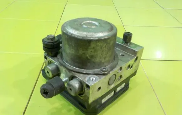 Nissan Juke I F15 ABS Pump 476601KK0A