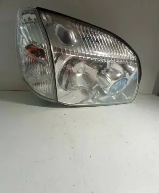 Nissan X-Trail T30 Headlight/headlamp 20A633B