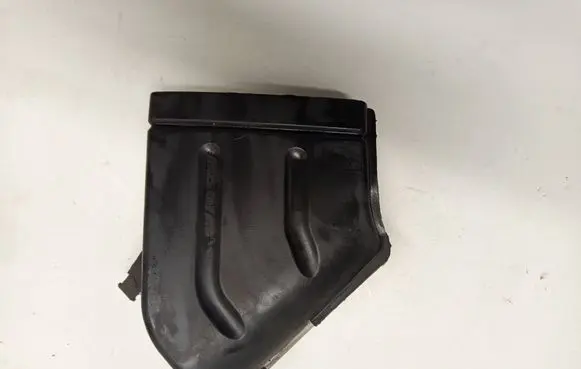 Audi A4 S4 B5 8D Air intake duct part 8E0129617