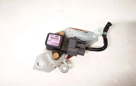 Nissan X-Trail T30 Airbag deployment crash/impact sensor 479308h300