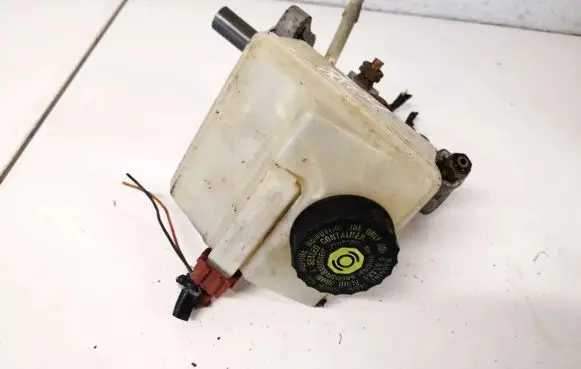 Volvo XC90 Brake fluid reservoir 033508861401 033508-861401