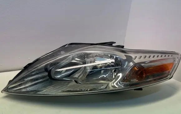 Ford Mondeo MK IV Headlight/headlamp 1136401
