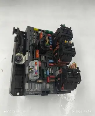 Citroen C4 Grand Picasso Fuse module 9664706280