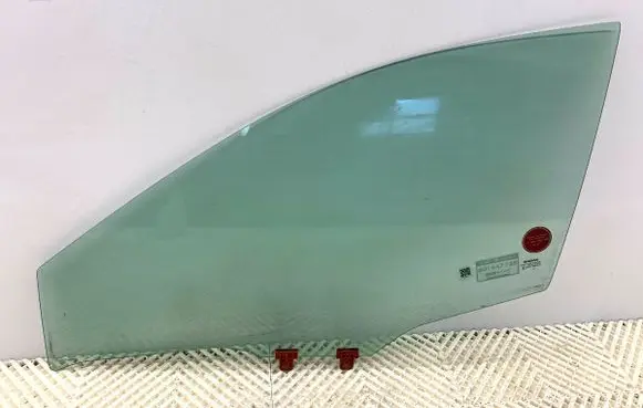Nissan Qashqai J12 Front door window glass four-door 