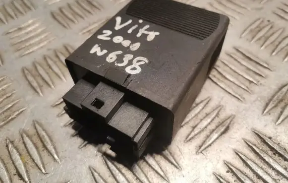 Mercedes-Benz Vito Viano W638 Light module LCM 0165452632