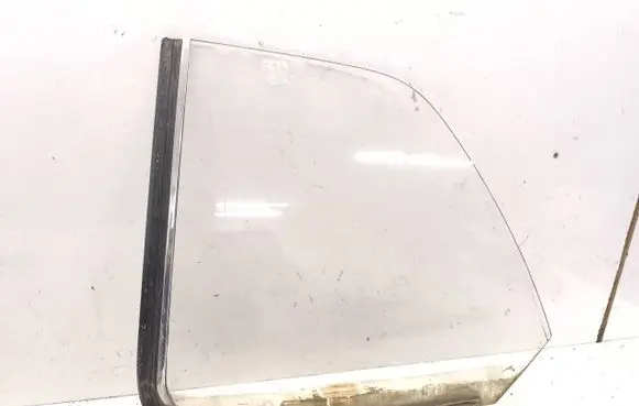 Mercedes-Benz W123 Rear side window AS2 M90