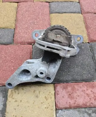 Renault Trafic III (X82) Engine mount bracket 12841371R