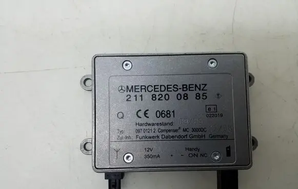 Mercedes-Benz CLS C219 Aerial antenna amplifier A2118200885
