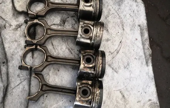 Honda CR-V Connecting rod/conrod 