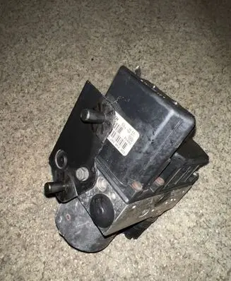 BMW 5 E39 ABS Pump 6758971