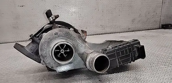 Audi A8 S8 D3 4E Turbo 057145702T 6NW008412
