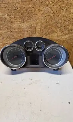 Opel Zafira C Speedometer (instrument cluster) 13374913 04913311273039
