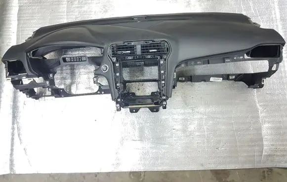 Ford Fusion II Dashboard DS73F04290A FS7354044A74BA