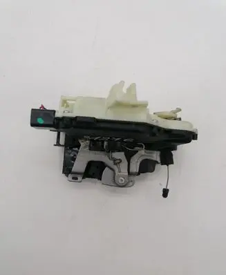 Volkswagen New Beetle Front door lock 2314049