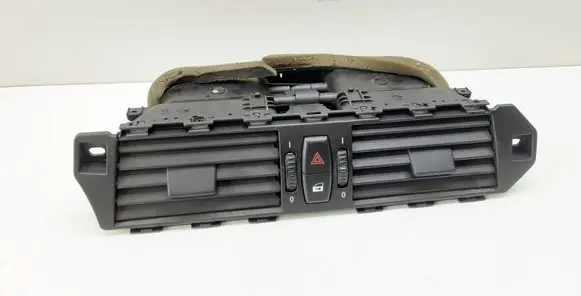 BMW 5 E60 E61 Dash center air vent grill 6910734