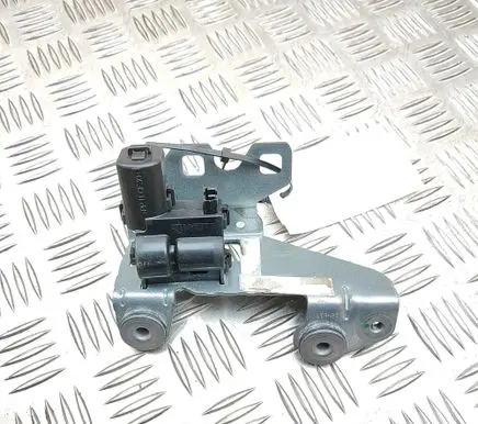 BMW 5 G30 G31 G38 Tailgate window lock/catch/latch 7447095