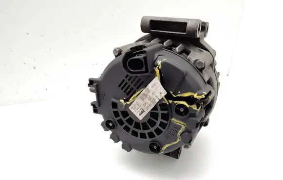 Mercedes-Benz E W212 Generator/alternator A0009067900 FG18S077 311001068