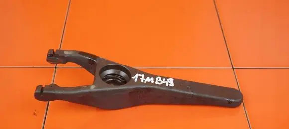 Nissan Navara D40 Clutch release arm fork SPRZEGLA YD25