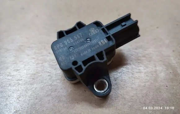Audi A4 S4 B7 8E 8H Airbag deployment crash/impact sensor 8P0955557