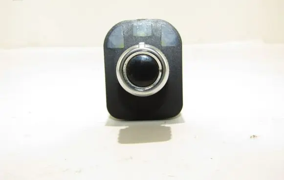 Wing mirror switch