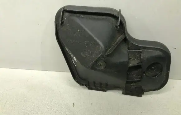 Audi A6 S6 C4 4A Headlight/headlamp dust cover 14137500